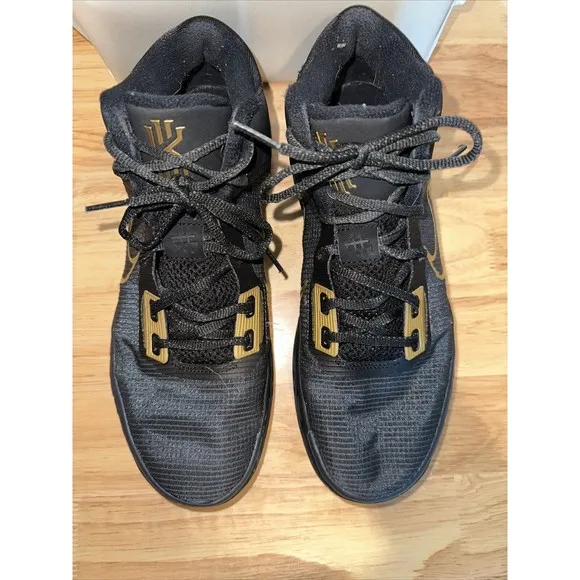 Nike Kyrie Flytrap 4 Black Metallic Gold 2021 ct1972-005 Size 9 EUC