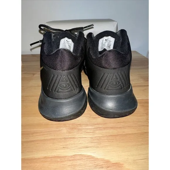 Nike Kyrie Flytrap 4 Black Metallic Gold 2021 ct1972-005 Size 9 EUC