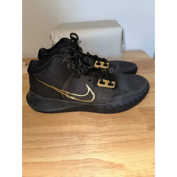 Nike Kyrie Flytrap 4 Black Metallic Gold 2021 ct1972-005 Size 9 EUC
