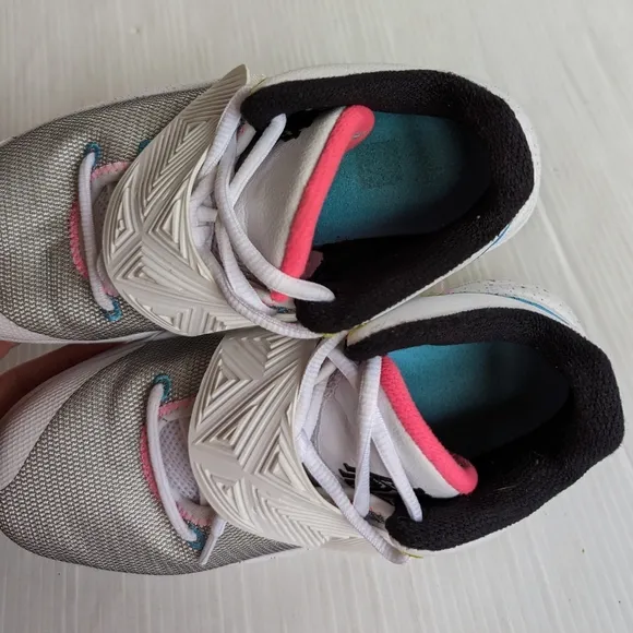 NIKE Kyrie Flytrap III South Beach Basketball Shoes Sneakers