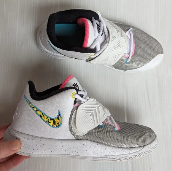 NIKE Kyrie Flytrap III South Beach Basketball Shoes Sneakers