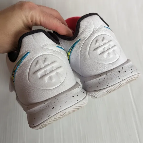 NIKE Kyrie Flytrap III South Beach Basketball Shoes Sneakers