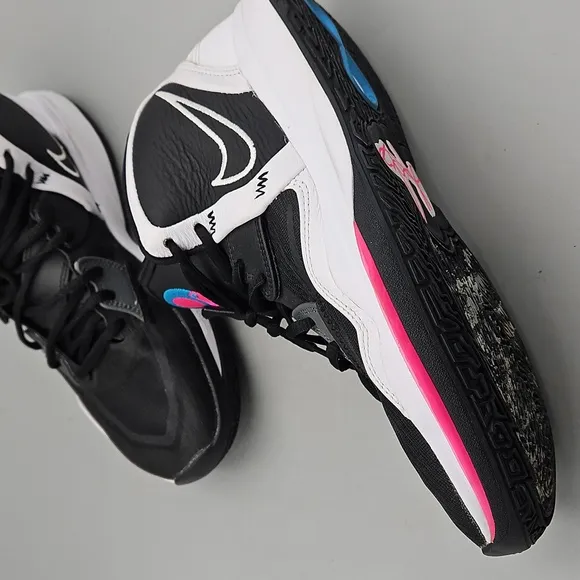 Nike Kyrie Infinity South Beach Mens Basketball Shoes CZ0204 003 Men size 9.5
