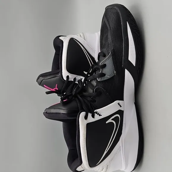 Nike Kyrie Infinity South Beach Mens Basketball Shoes CZ0204 003 Men size 9.5