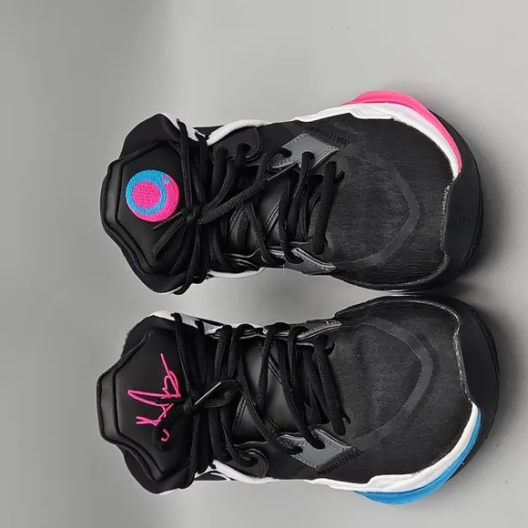 Nike Kyrie Infinity South Beach Mens Basketball Shoes CZ0204 003 Men size 9.5