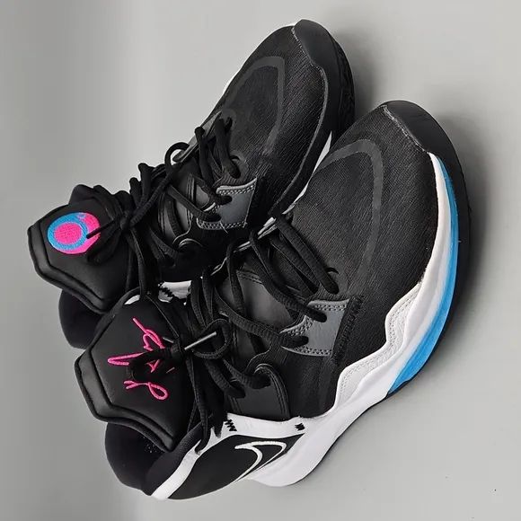 Nike Kyrie Infinity South Beach Mens Basketball Shoes CZ0204 003 Men size 9.5