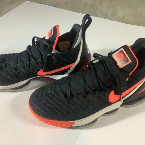 Nike LeBron 16 Tech Challenge Hot Lava Black
