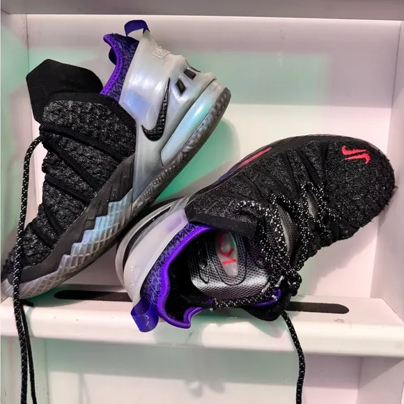 Nike Lebron 18 Boys Sneakers