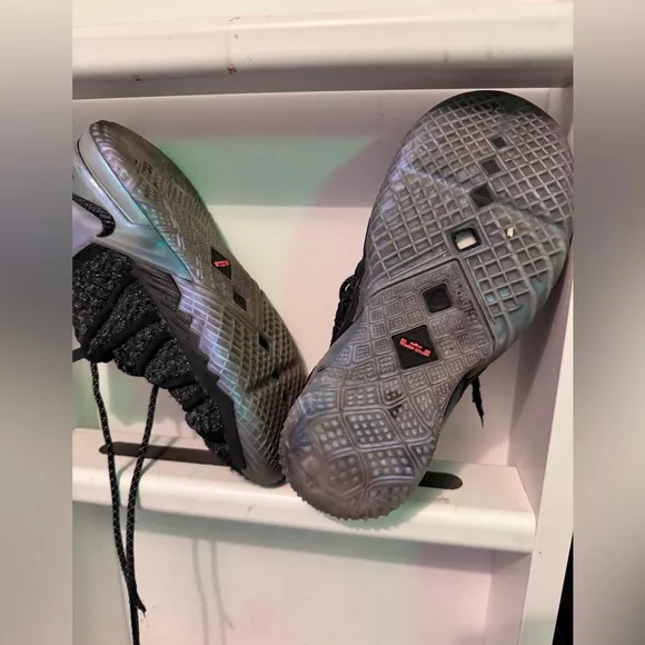 Nike Lebron 18 Boys Sneakers