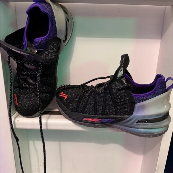 Nike Lebron 18 Boys Sneakers