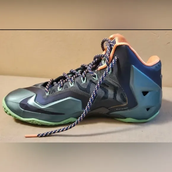 Nike Lebron XI GS ‘Miami vs Akron’ Basketball Shoes Men's Size 10 1/2. Pre-Loved