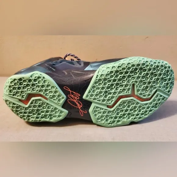 Nike Lebron XI GS ‘Miami vs Akron’ Basketball Shoes Men's Size 10 1/2. Pre-Loved