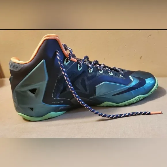 Nike Lebron XI GS ‘Miami vs Akron’ Basketball Shoes Men's Size 10 1/2. Pre-Loved
