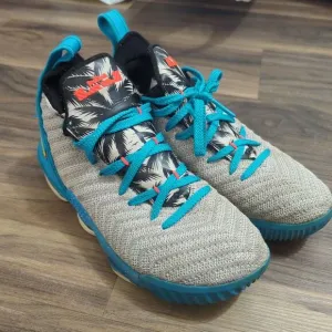 Nike Lebron XVI 16 GS &quot;South Beach&quot; Light Bone Tour Yellow AQ2465-076 Size 6y‎
