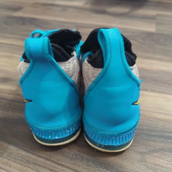 Nike Lebron XVI 16 GS &quot;South Beach&quot; Light Bone Tour Yellow AQ2465-076 Size 6y‎