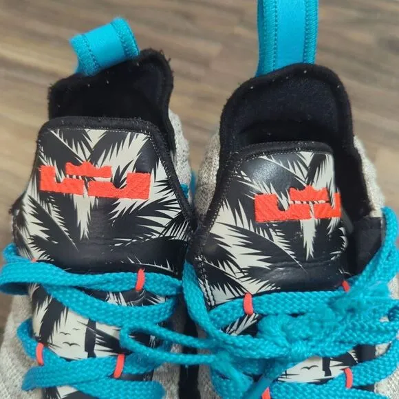 Nike Lebron XVI 16 GS &quot;South Beach&quot; Light Bone Tour Yellow AQ2465-076 Size‎ 6y