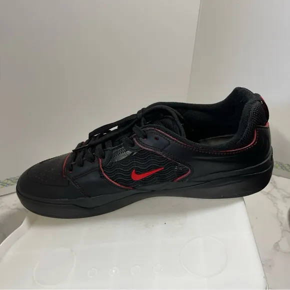 Nike Men Ishod Wair Premium SB Bred Shoes, Size 8.5