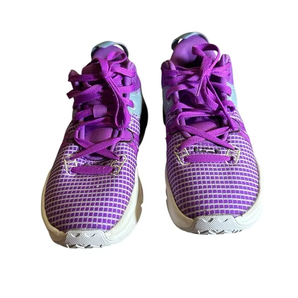 Nike Men’s LeBron James Witness 7 Basketball Shoes Size 6.5 Color Purple…