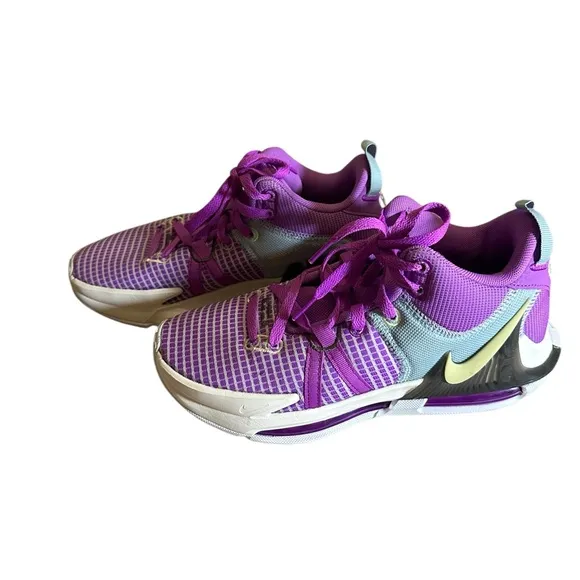Nike Men’s LeBron James Witness 7 Basketball Shoes Size 6.5 Color Purple…