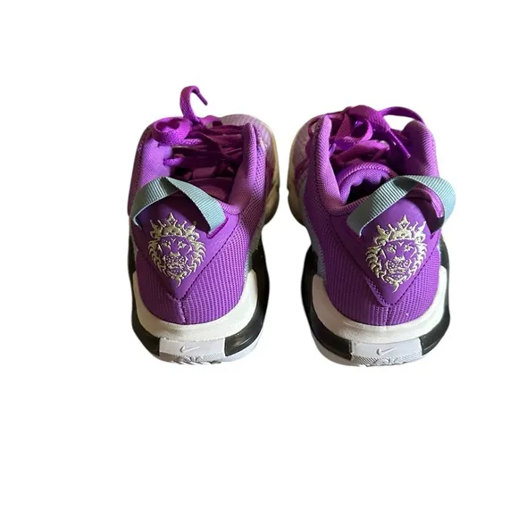 Nike Men’s LeBron James Witness 7 Basketball Shoes Size 6.5 Color Purple…