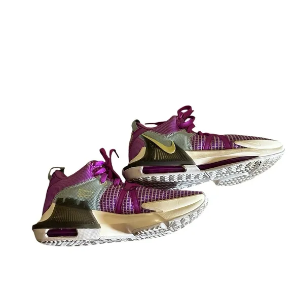 Nike Men’s LeBron James Witness 7 Basketball Shoes Size 6.5 Color Purple…