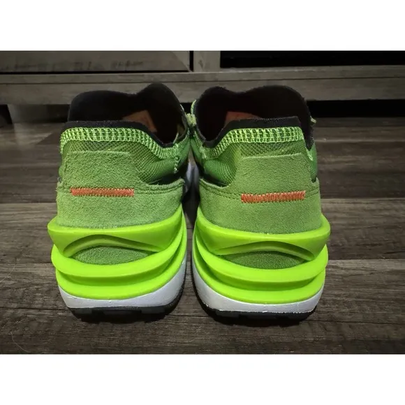 Nike Mens Size 9 Waffle One Electric Green DA7995-300 Running Shoes Sneakers EUC