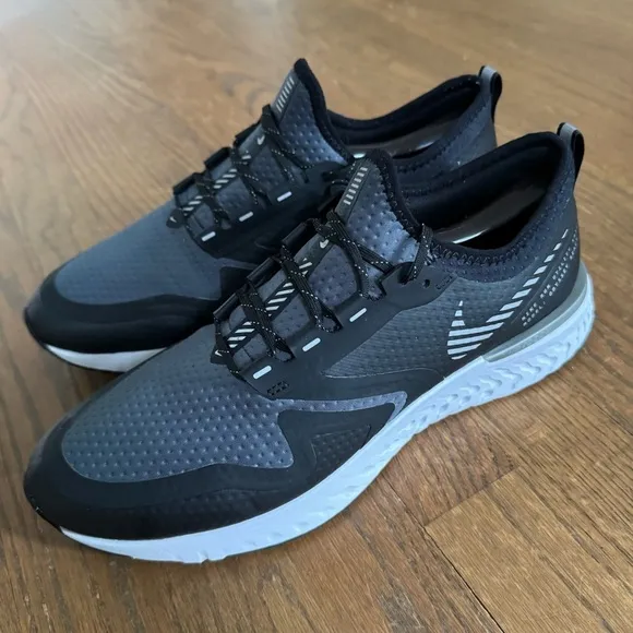 Nike Odyssey Shield React 2 Water Repellent Wet Traction Running shoes size 10.5