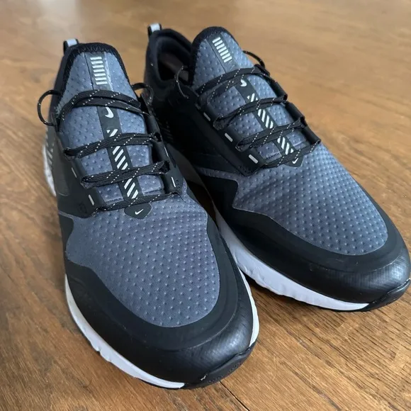 Nike Odyssey Shield React 2 Water Repellent Wet Traction Running shoes size 10.5