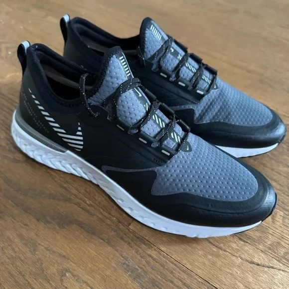 Nike Odyssey Shield React 2 Water Repellent Wet Traction Running shoes size 10.5