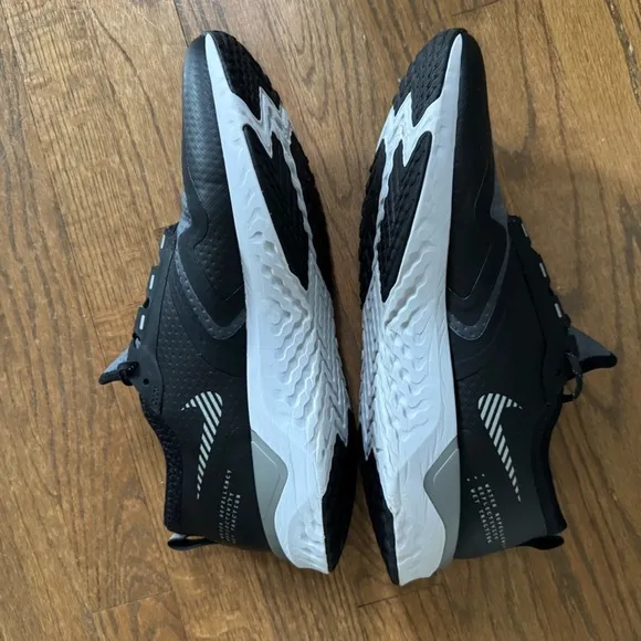 Nike Odyssey Shield React 2 Water Repellent Wet Traction Running shoes size 10.5