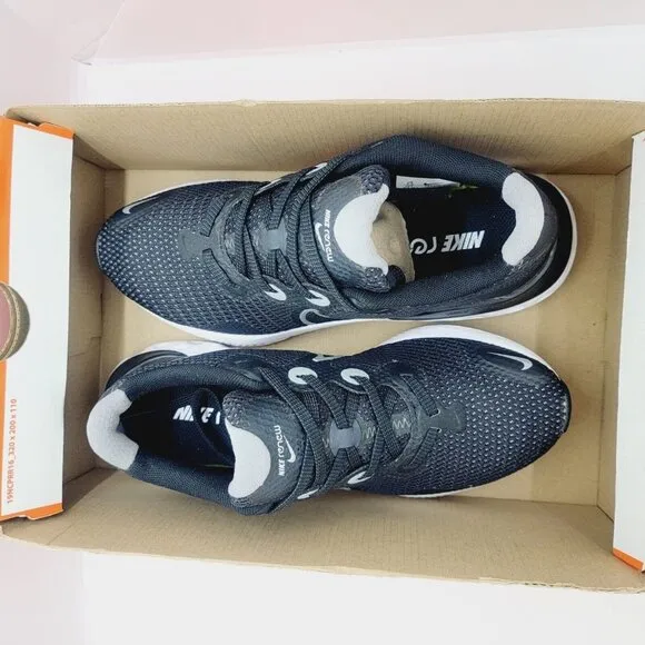 🤩Nike Renew Run Running shoes 7.5 Women Sneaker  Black White Silver CK6360-008