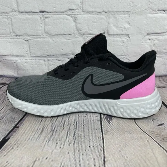Nike Revolution 5 Grey &amp; Pink