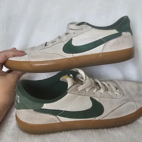 Nike SB Heritage Vulc Shoes Mens 9.5 Summit White Lace Up Gum Sole Green Swoosh