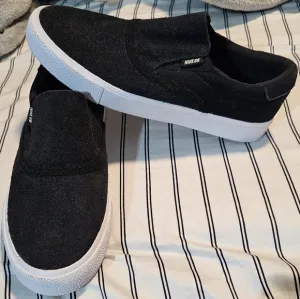 Nike SB Zoom Verona Slip On Black and White Skate Shoes, Size 5.5 Big Kid, NEW!