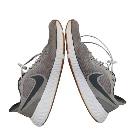 Nike Shoes Men 8.5 Athletic Sneaker Revolution Running Trainer Active Sport Grey