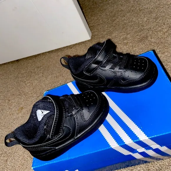 Nike Sport Court Borough Low 2 - BQ5453-001 - Black Toddlers Shoes - Size 5C