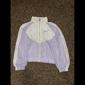 Nike Sportswear Older Kids' (Girls') Woven Light Violet Jacket Sample