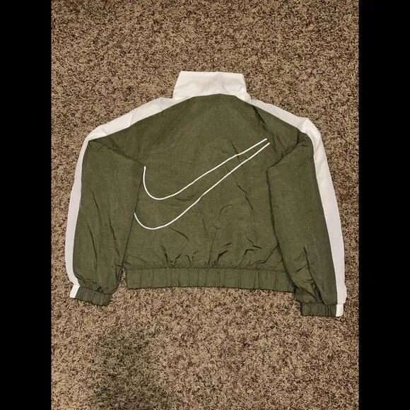 Nike Sportswear Older Kids' (Girls') Woven Olive Jacket Sample