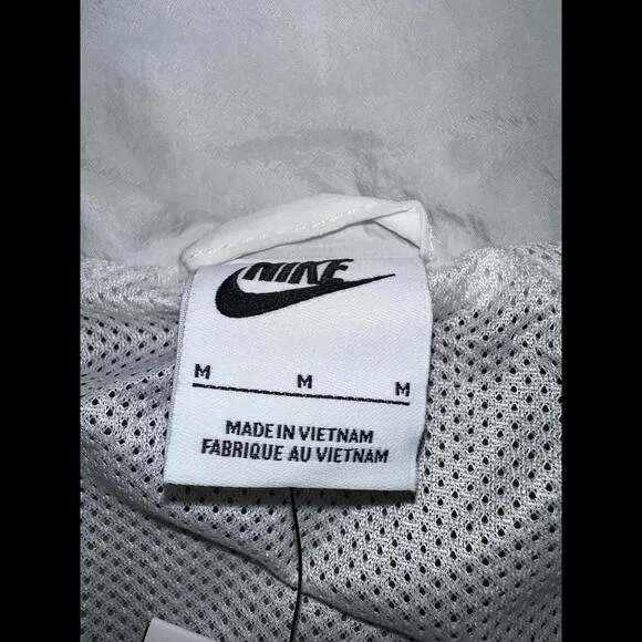 Nike Sportswear Older Kids' (Girls') Woven Olive Jacket Sample