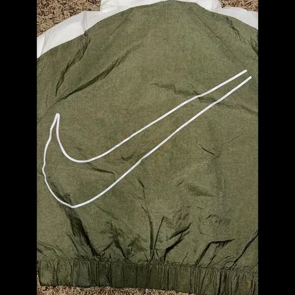Nike Sportswear Older Kids' (Girls') Woven Olive Jacket Sample