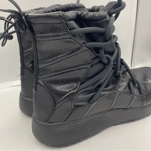 Nike Tanjun high rise waterproof black boots women Size 7.5