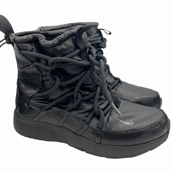 Nike Tanjun high rise waterproof black boots women Size 7.5