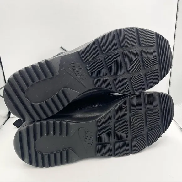 Nike Tanjun high rise waterproof black boots women Size 7.5