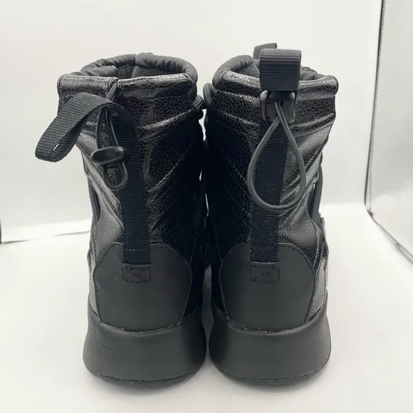 Nike Tanjun high rise waterproof black boots women Size 7.5