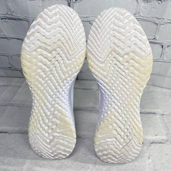 Nike Women's Epic Phantom React Flyknit Size 8.5 BV0415-100 White Pure Platinum