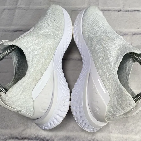 Nike Women's Epic Phantom React Flyknit Size 8.5 BV0415-100 White Pure Platinum