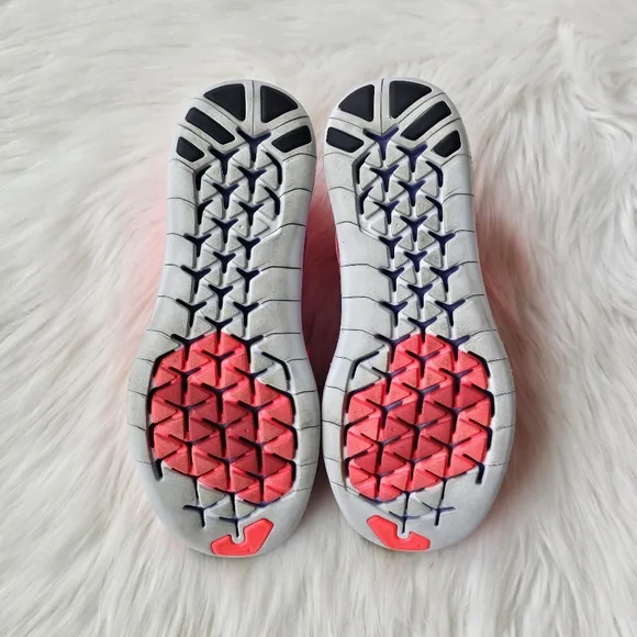 Nike Womens Free RN Motion Flyknit 880846-601 Solar Red Sneakers Size 7