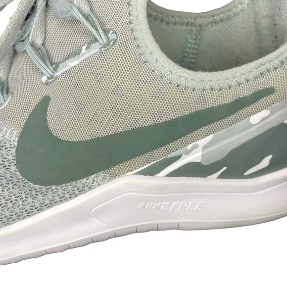 Nike Women's Free Tr 8Training Shoes Light Pumice/Clay Green Camo Design Size 8