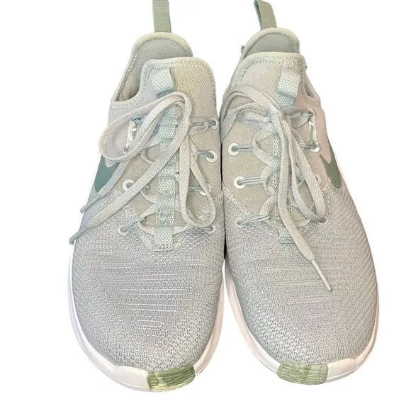 Nike Women's Free Tr 8Training Shoes Light Pumice/Clay Green Camo Design Size 8