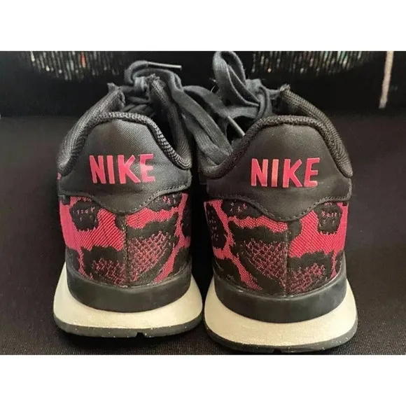 Nike  Womens Internationalist Athletic Black US 6 Lace-Up Sneakers Colorful